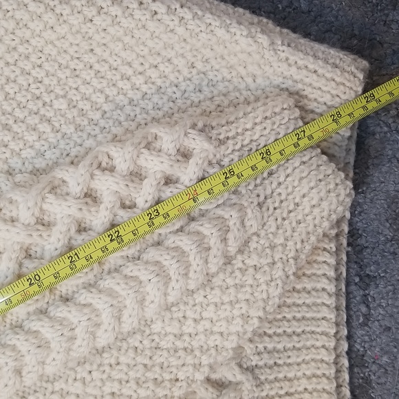 Gorgeous expertly hand knit aran/Irish/cable sweater ivory wool pure beauty! - Picture 13 of 14